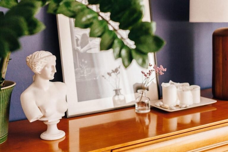 Decorate your home with sculptures: Secrets to transform your space from mundane to magnificent